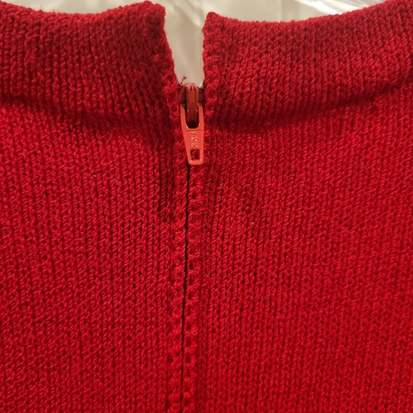 Vintage ST. JOHN COLLECTION by Marie Gray Red pleated skirt and top. - Picture 12 of 13